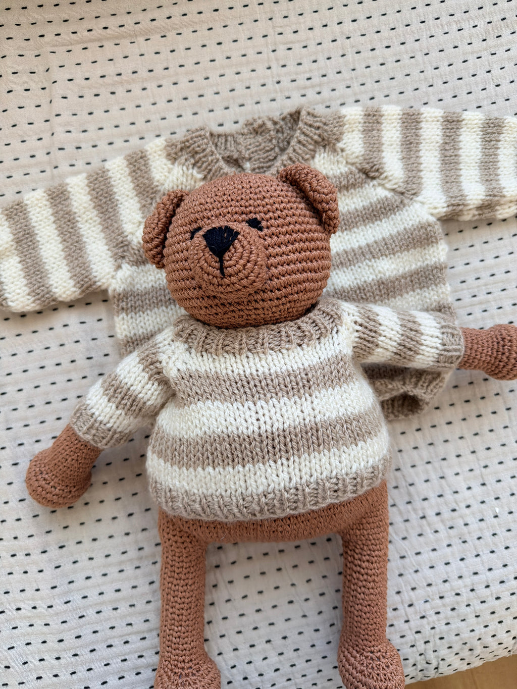 Pull Matchy Matchy – Enfant & Sa Peluche Assortis