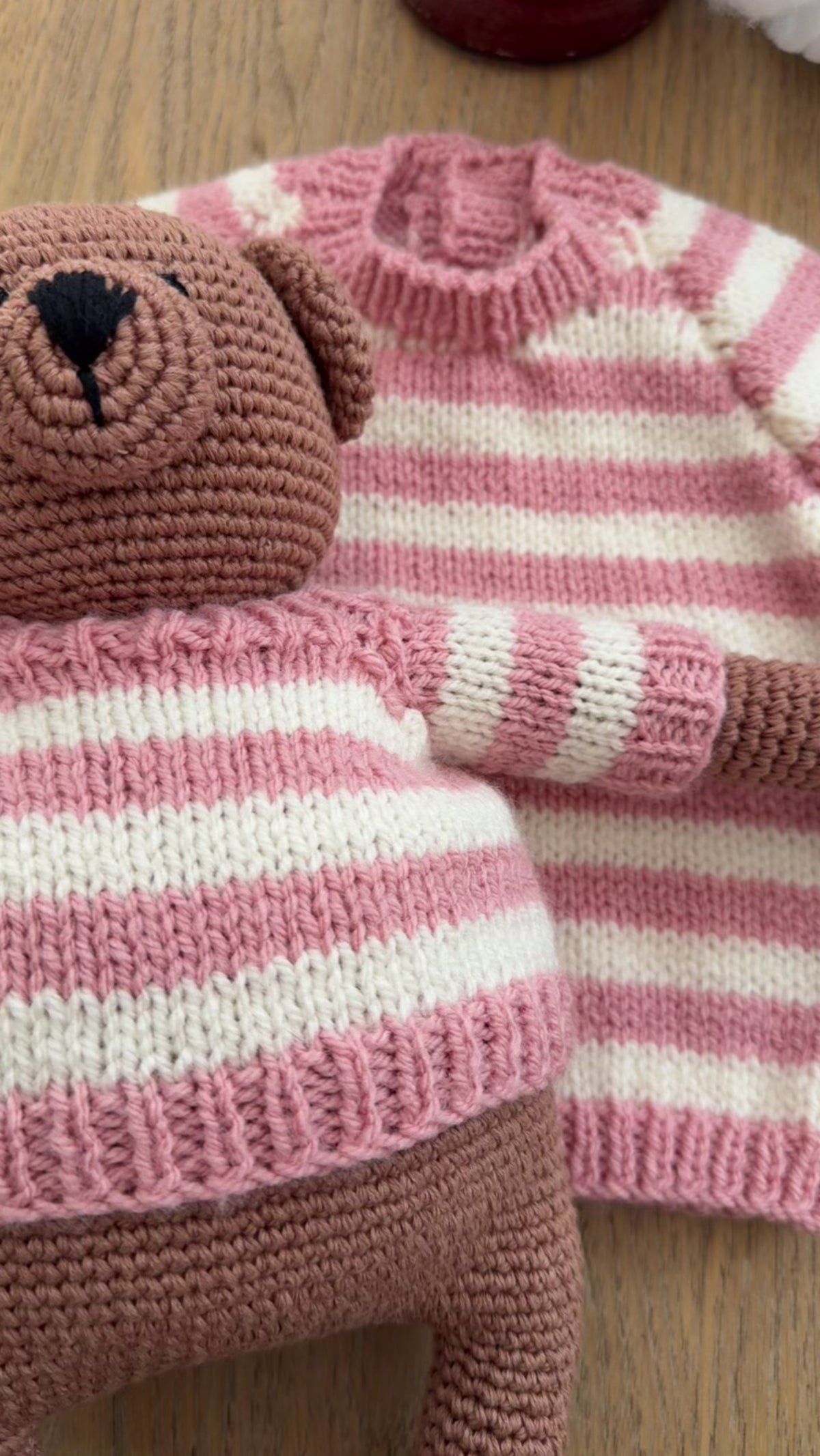 Pull Matchy Matchy – Enfant & Sa Peluche Assortis